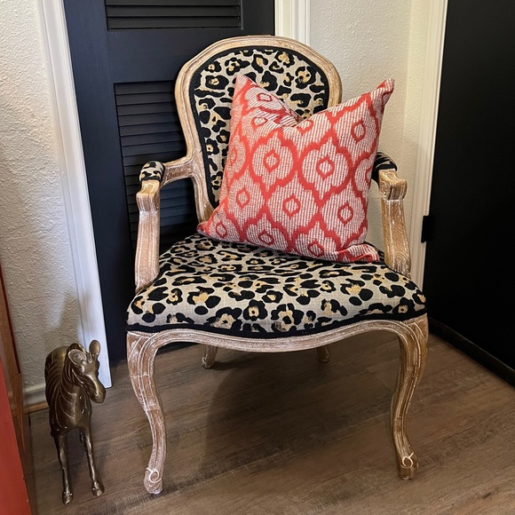 Toss Pillow Cover. (Cover only) - Picture 2 of 2